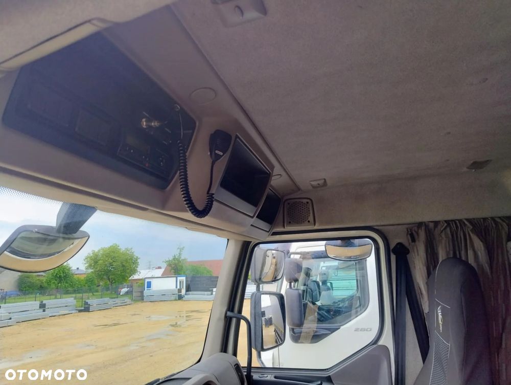 DAF LF 250 / firanka 18 EPAL / kab. sypialna - 6