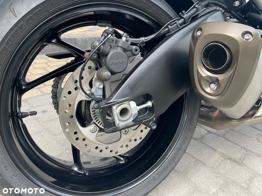 Suzuki GSX 1000 - 5