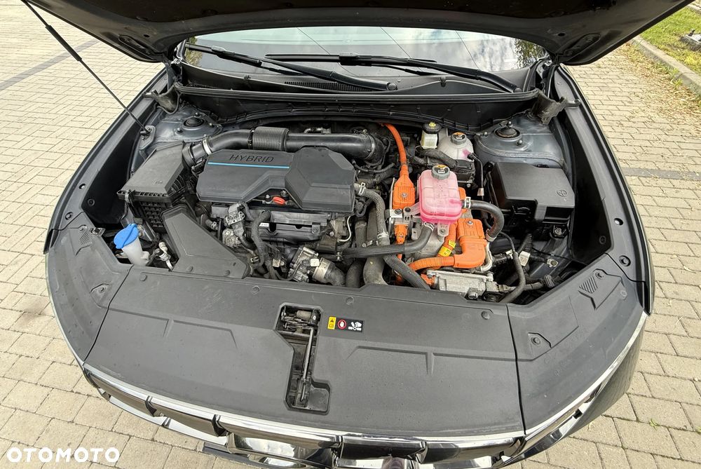 Hyundai Tucson 1.6 T-GDi HEV Executive 2WD - 32