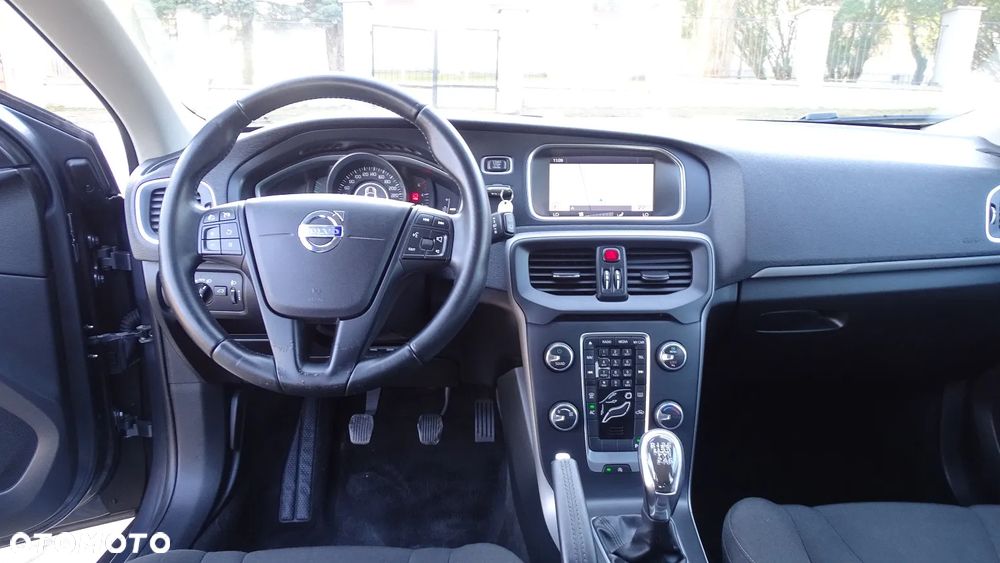 Volvo V40 D2 - 10
