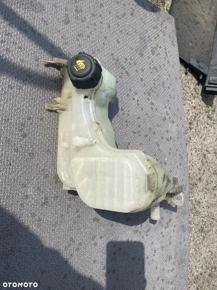 ZBIORNIK WYRÓWNAWCZY PŁYNU CHŁODZĄCEGO RENAULT LAGUNA 3 III 217100014R