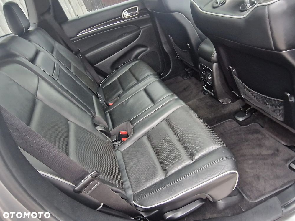Jeep Grand Cherokee - 16