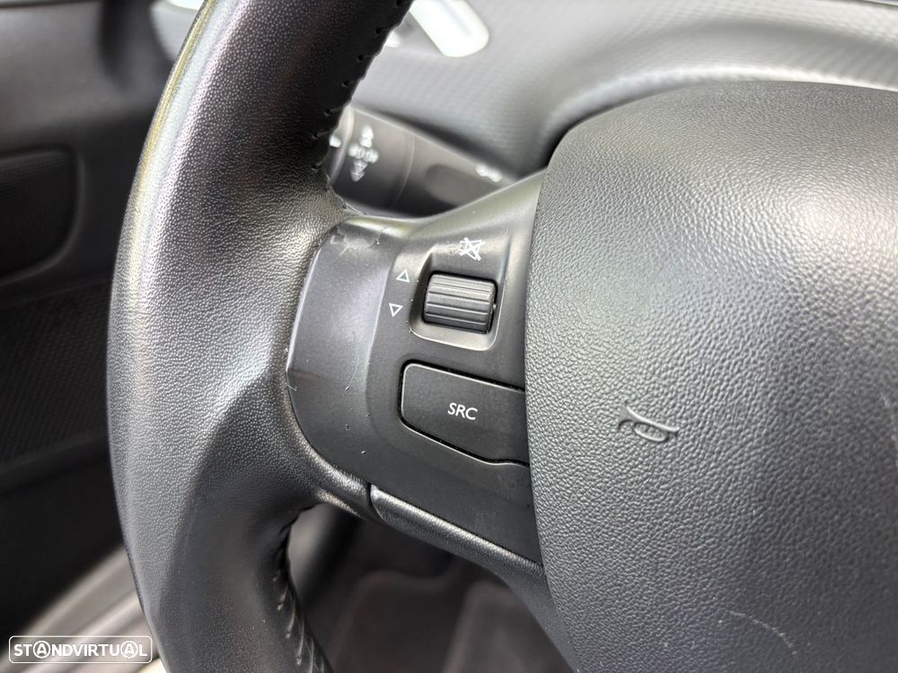 Peugeot 2008 1.2 PureTech Style - 11