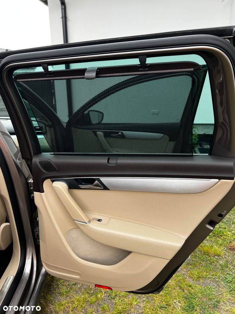 Volkswagen Passat - 15