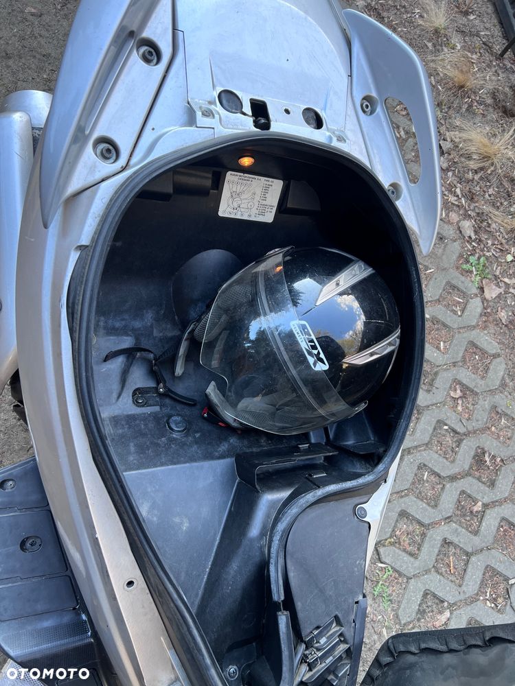 Suzuki Burgman - 4