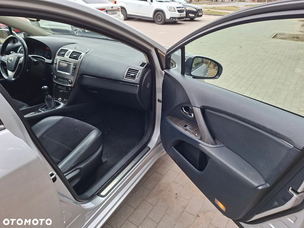 Toyota Avensis 2.0 D-4D Sol - 17