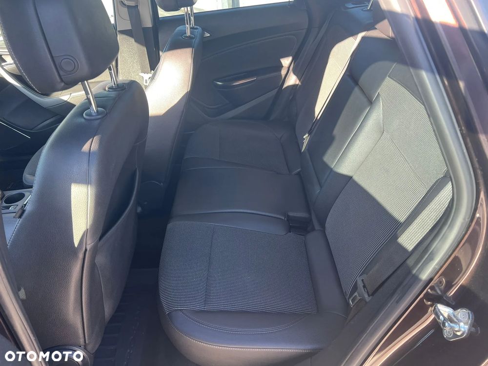 Opel Astra 1.4 Turbo Sports Tourer - 12