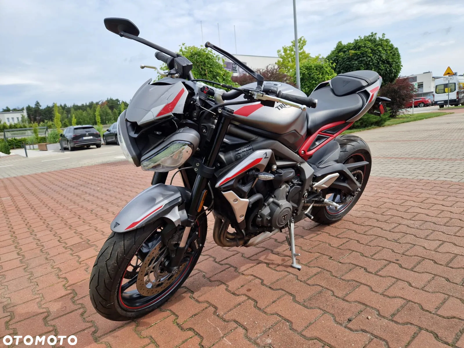 Triumph Street Triple - 4