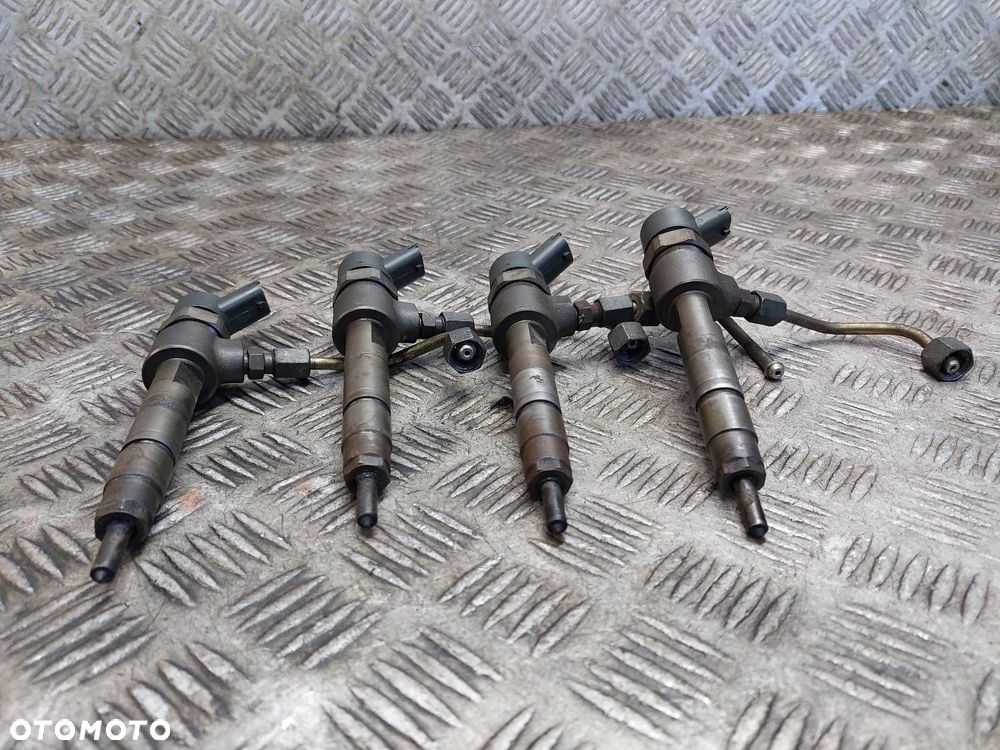 WTRYSK WTRYSKIWACZ KOMPLET FIAT PUNTO II 1.9 JTD 0445110019 - 2