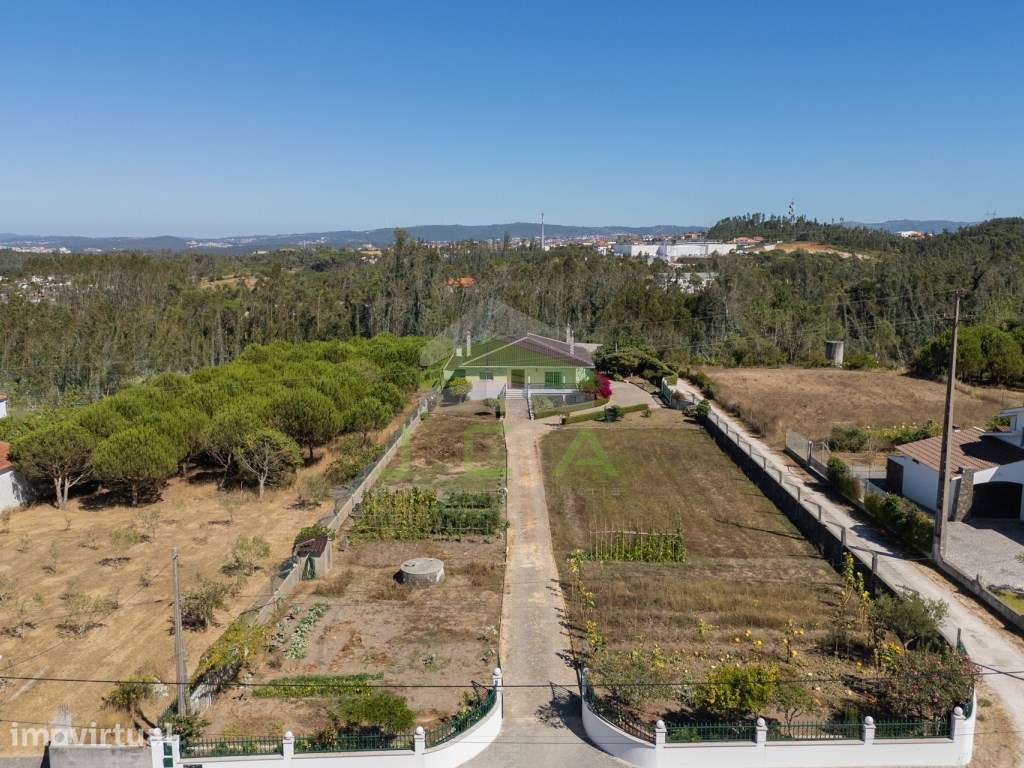 Moradia V3+2 com 4.010m2 de terreno a 5min de Leiria - Grande imagem: 2/60