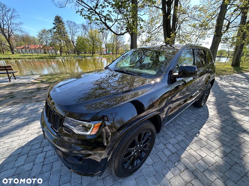 Jeep Grand Cherokee - 19