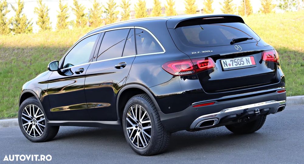 Mercedes-Benz GLC 300 e 4MATIC - 8
