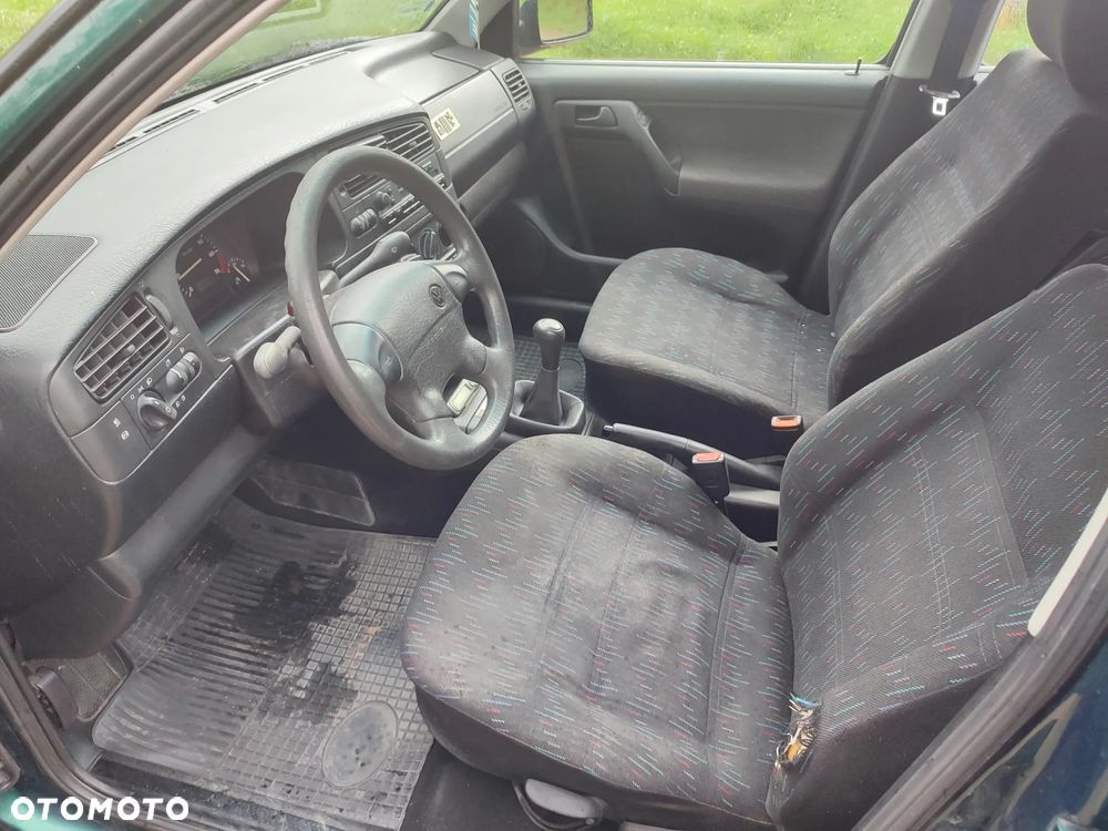 Volkswagen Golf - 15