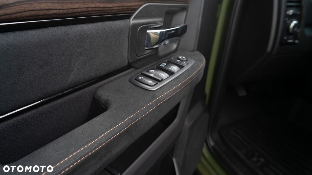 RAM 1500 5.7 Crew Cab Shortbed Laramie Sport Full - 14