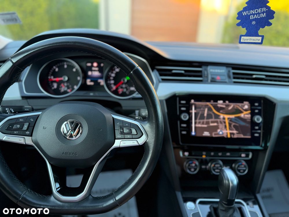 Volkswagen Passat 2.0 TDI SCR DSG Business - 34