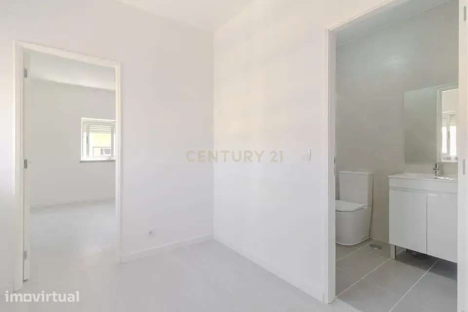 Apartamento T1 totalmente remodelado no coração de Porto de Mós – Leir - Grande imagem: 5/10