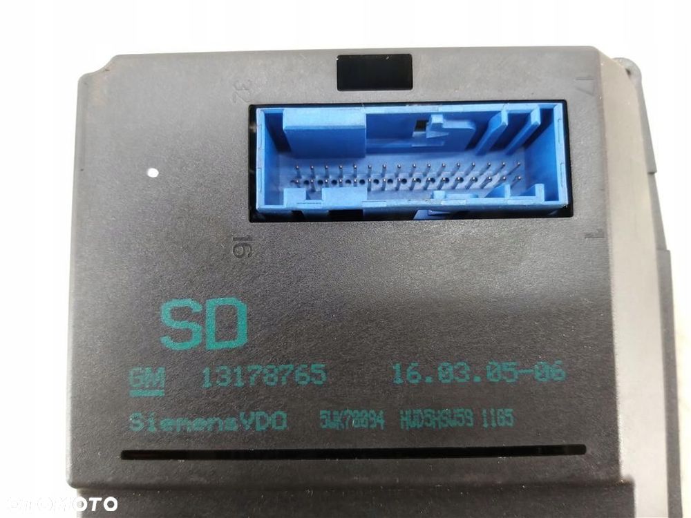 Radio+ wyświetlacz kpl Opel Vectra C BLAUPUNKT 13190853 13178765 - 5