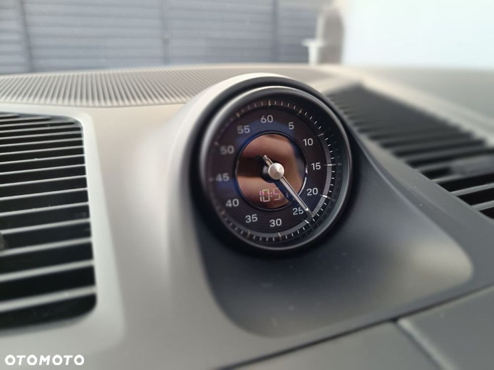 Porsche Cayenne - 40