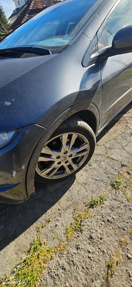 Honda Civic 1.8 SOHC i-VTEC MT Executive - 4