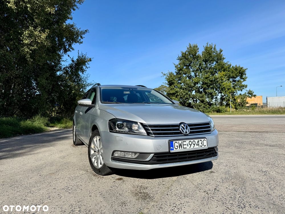 Volkswagen Passat - 1