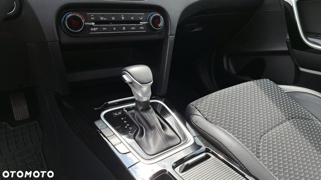 Kia XCeed - 25