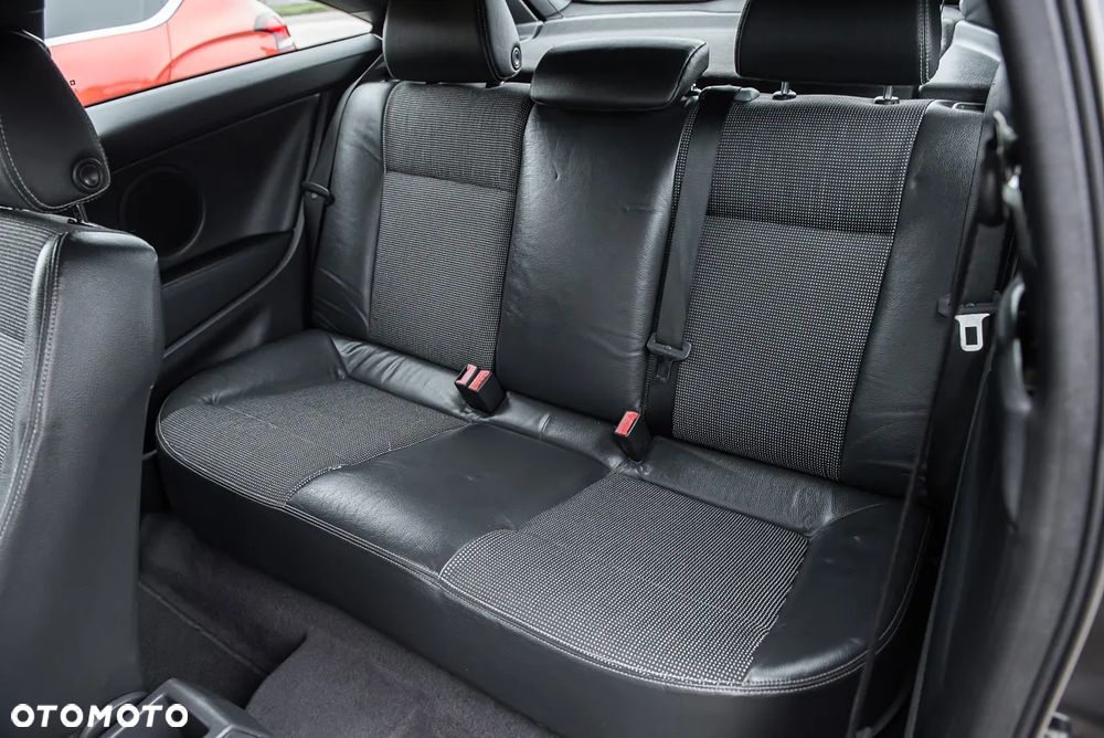 Opel Astra 2.0 Turbo Edition Plus - 28