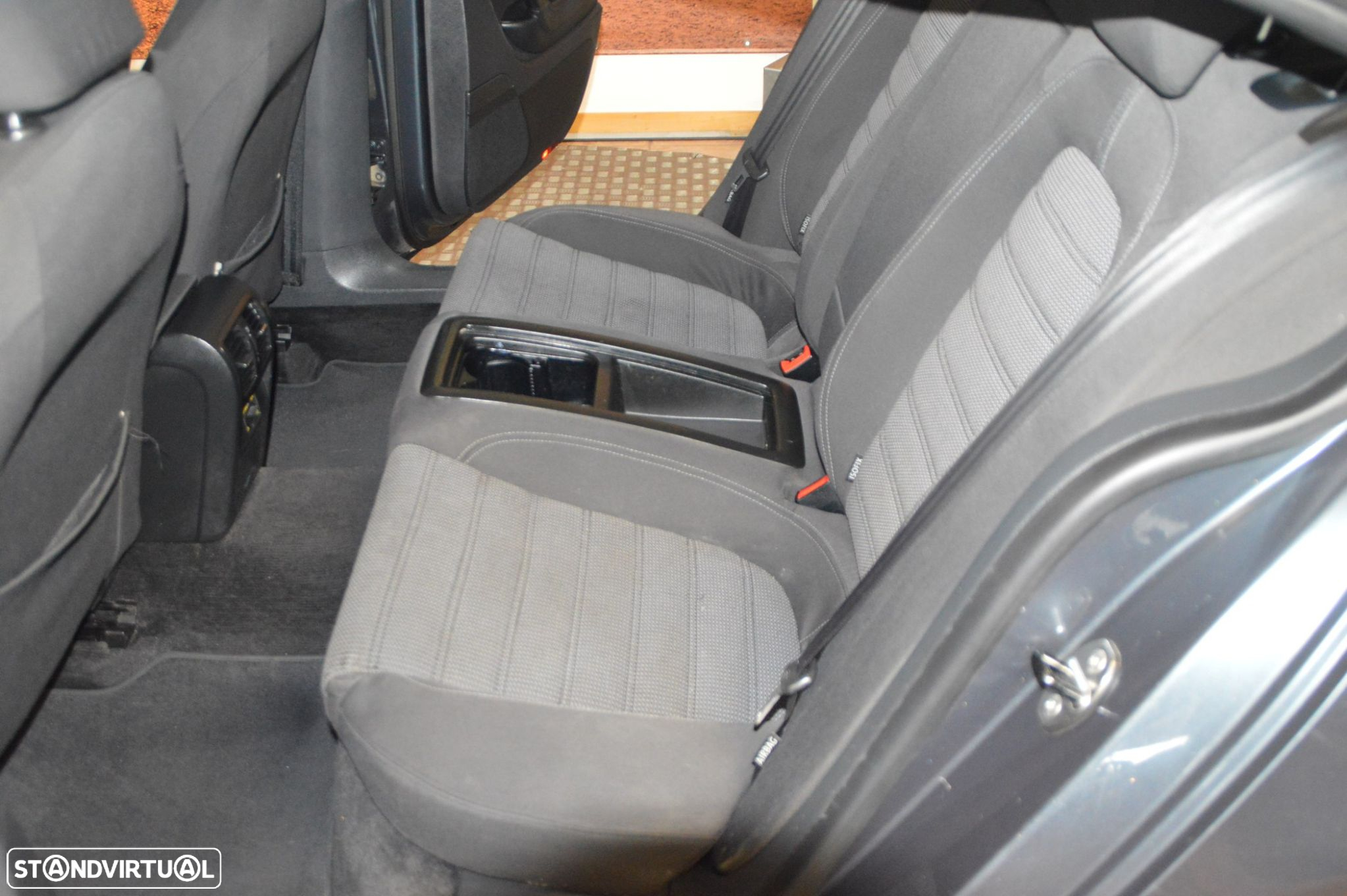 VW Passat CC 2.0 TDi BlueMotion - 23