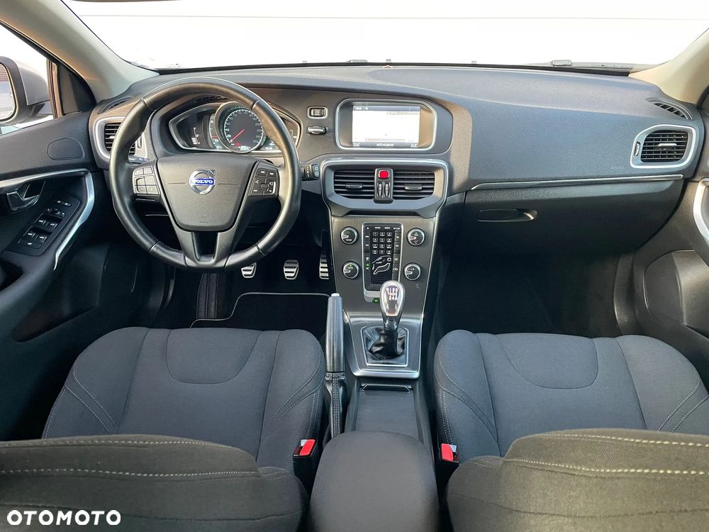 Volvo V40 D2 Summum - 23
