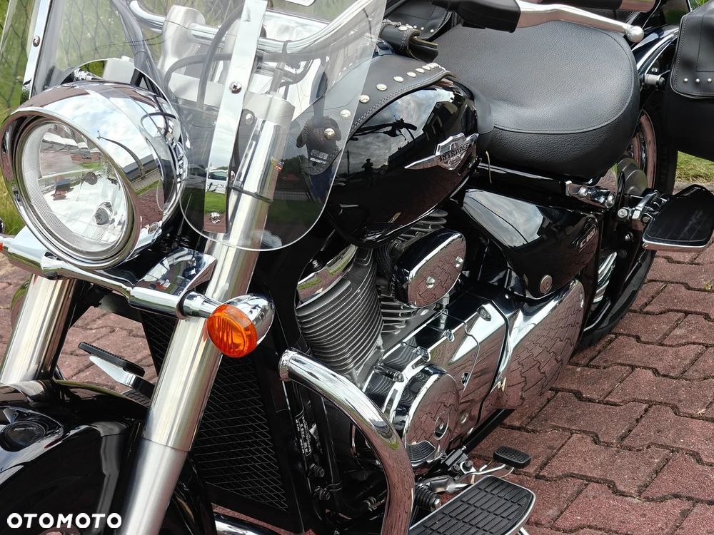 Suzuki Intruder - 36