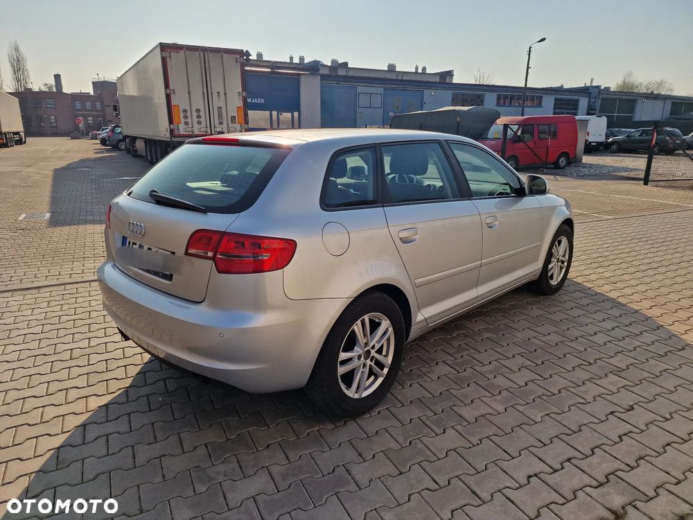 Audi A3 Sportback - 1