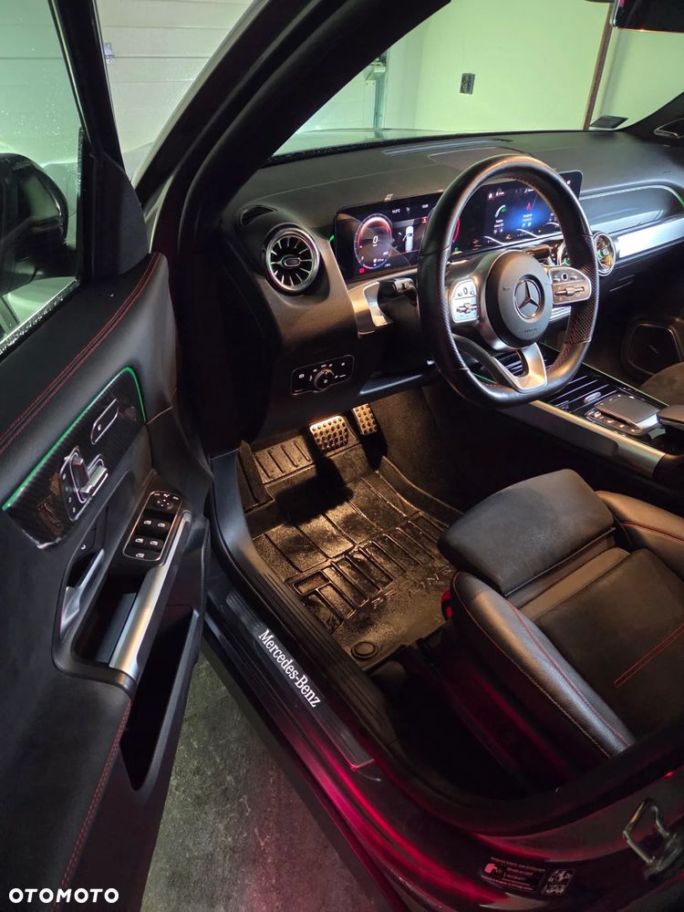 Mercedes-Benz GLB 250 4-Matic AMG Line 8G-DCT - 34