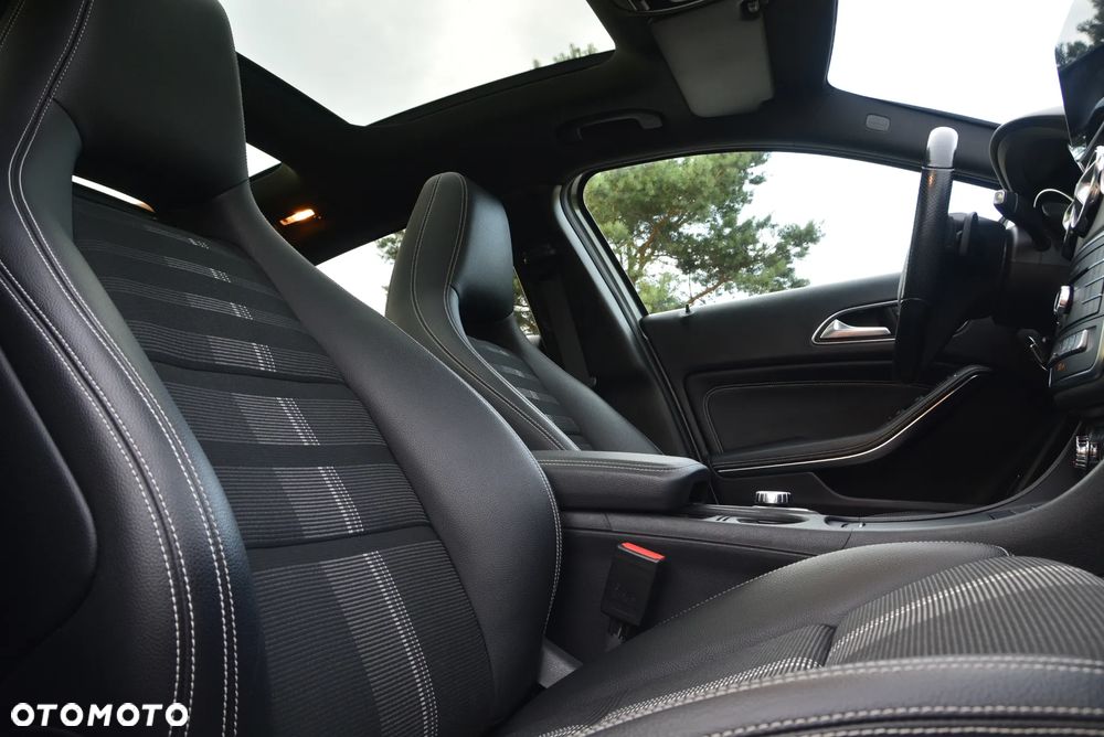 Mercedes-Benz GLA 200 7G-DCT AMG Line - 30