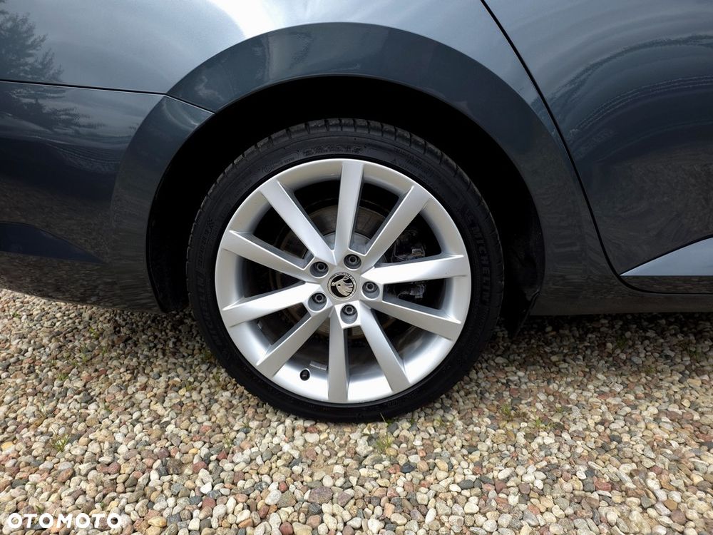 Skoda Superb 2.0 TDI Style DSG - 26