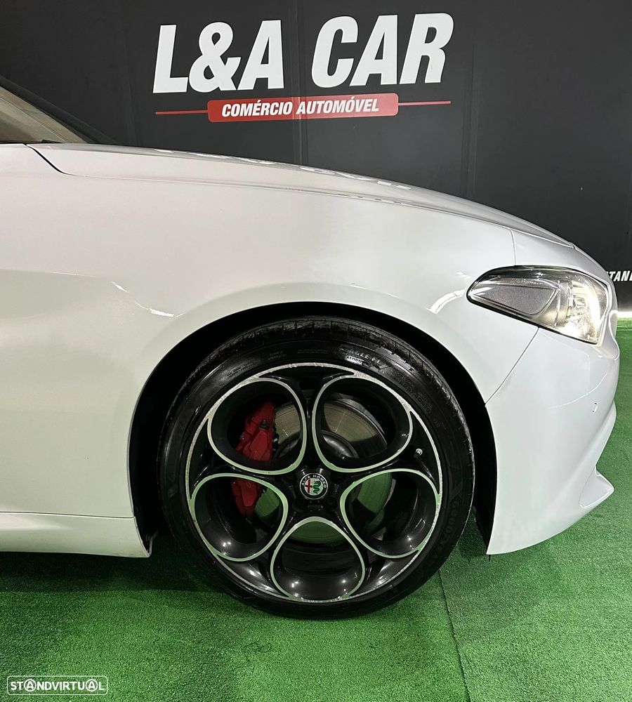 Alfa Romeo Giulia 2.2 D Super AT8 - 6