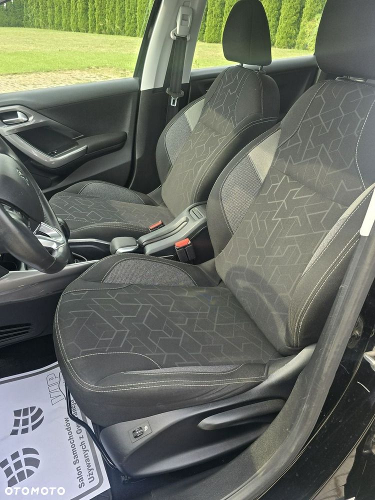 Peugeot 2008 - 11