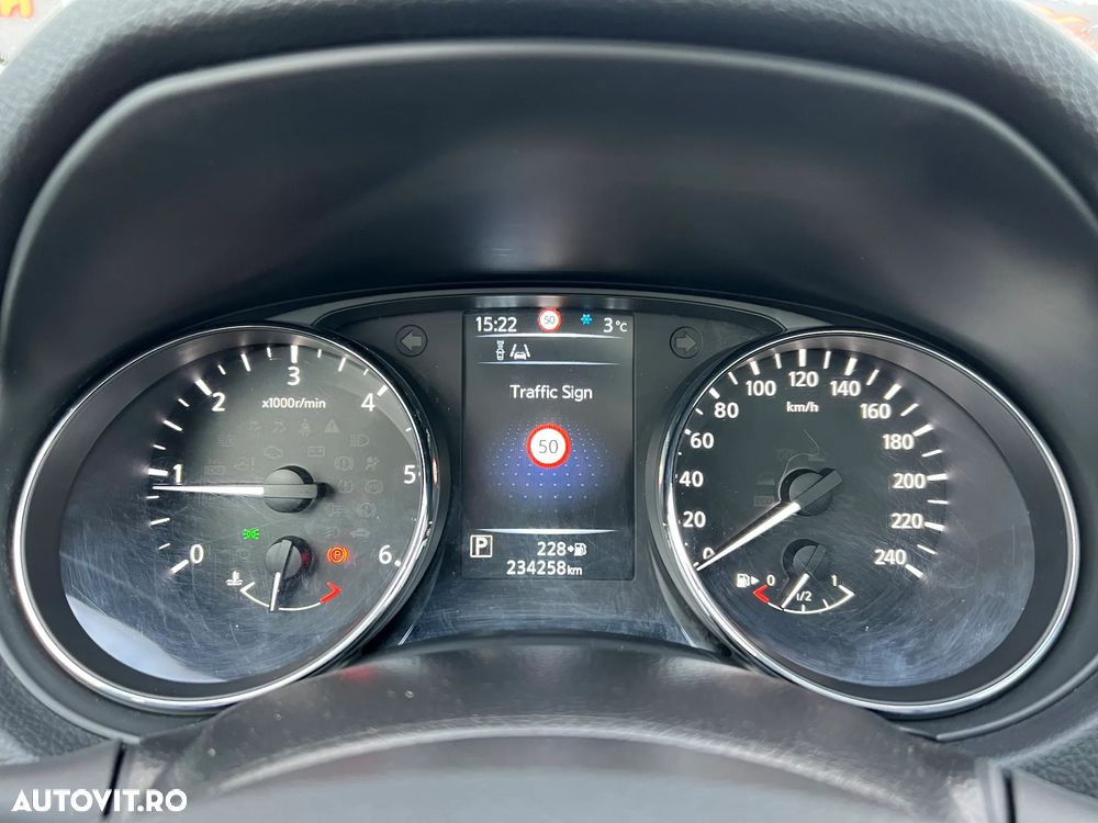 Nissan Qashqai 1.6 DCI Xtronic N-Connecta - 19