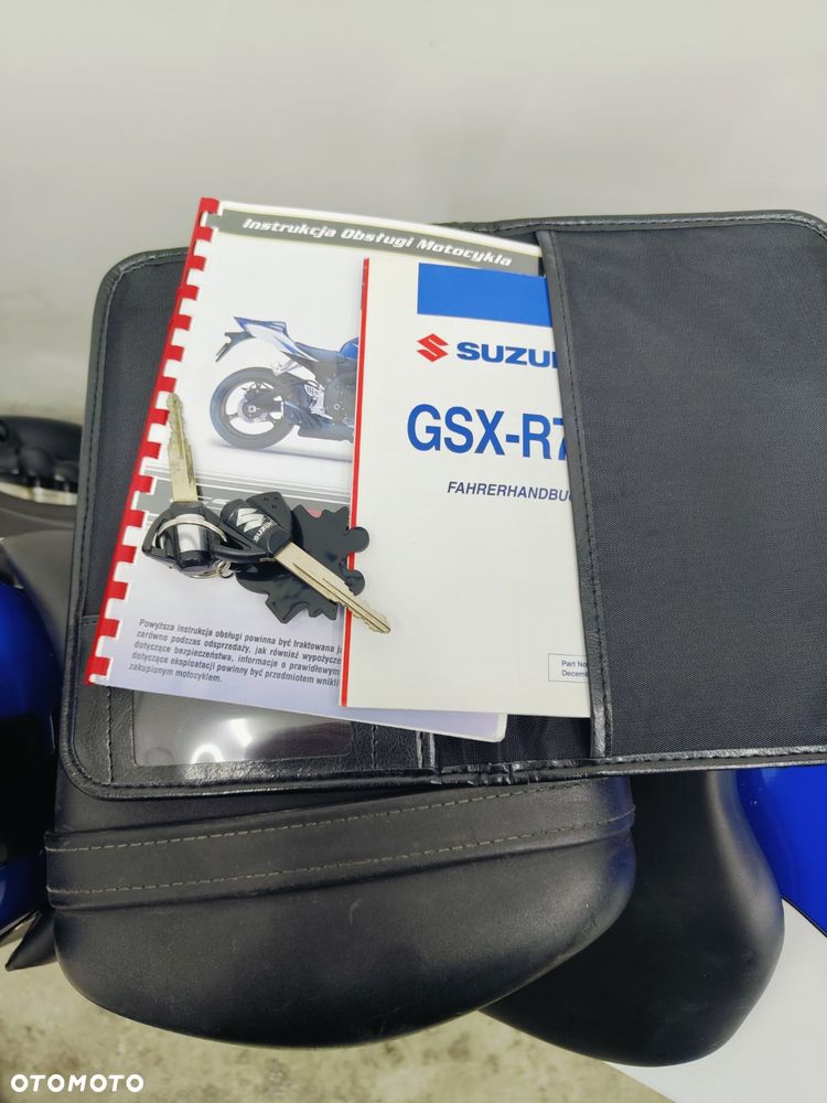 Suzuki GSX-R - 24