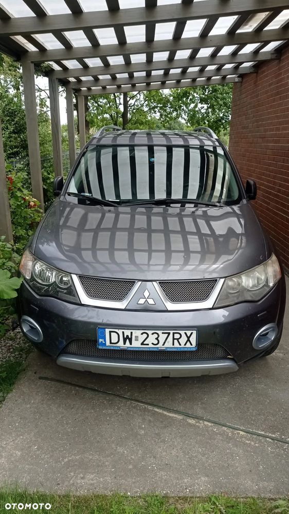 Mitsubishi Outlander 2.0 DID Instyle NAVI - 1
