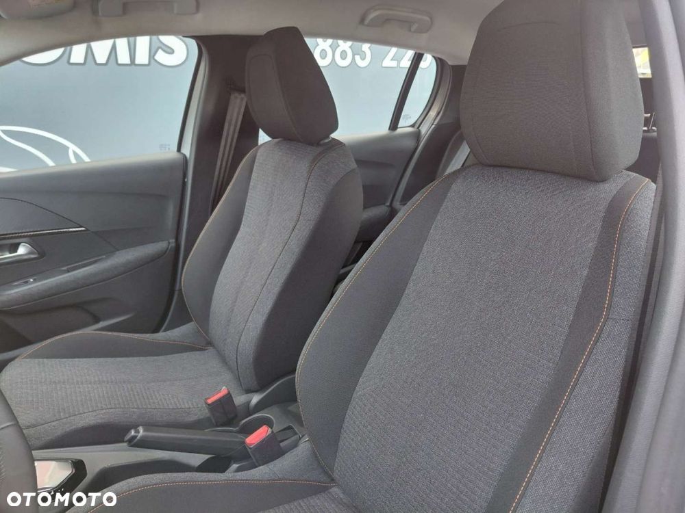Peugeot 208 - 10