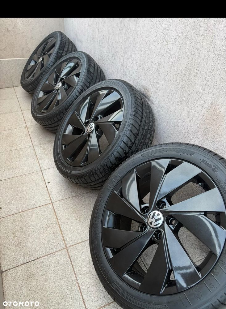 Volkswagen Golf 1.5 eTSI Style DSG - 24