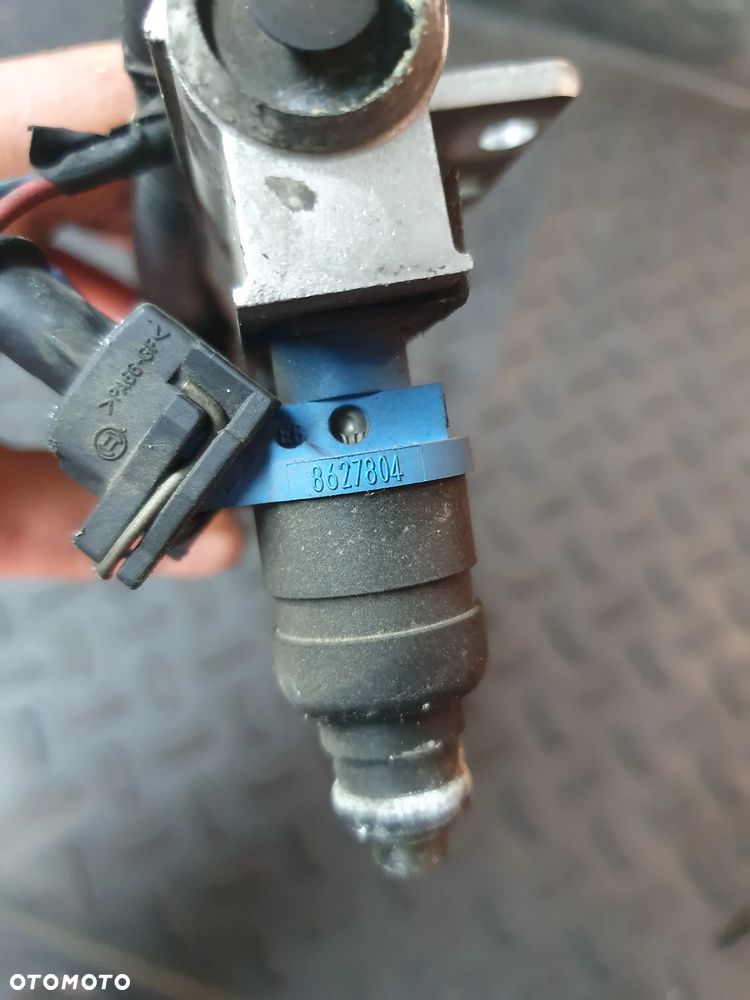 LISTWA WTRYSKOWA 4X WTRYSKIWACZ VOLVO S40 V40 2,0 T 8627804 - 2