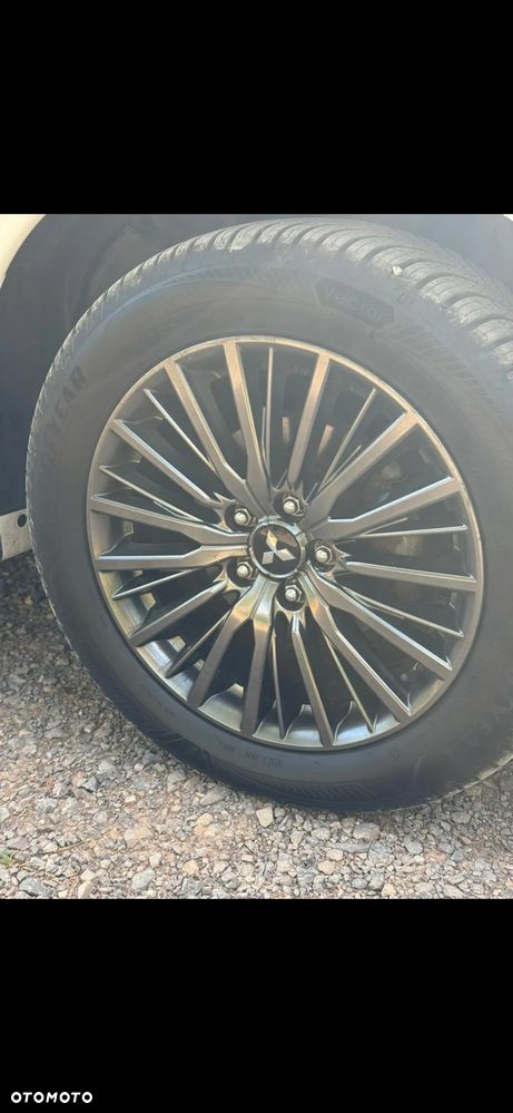 Mitsubishi Outlander - 19