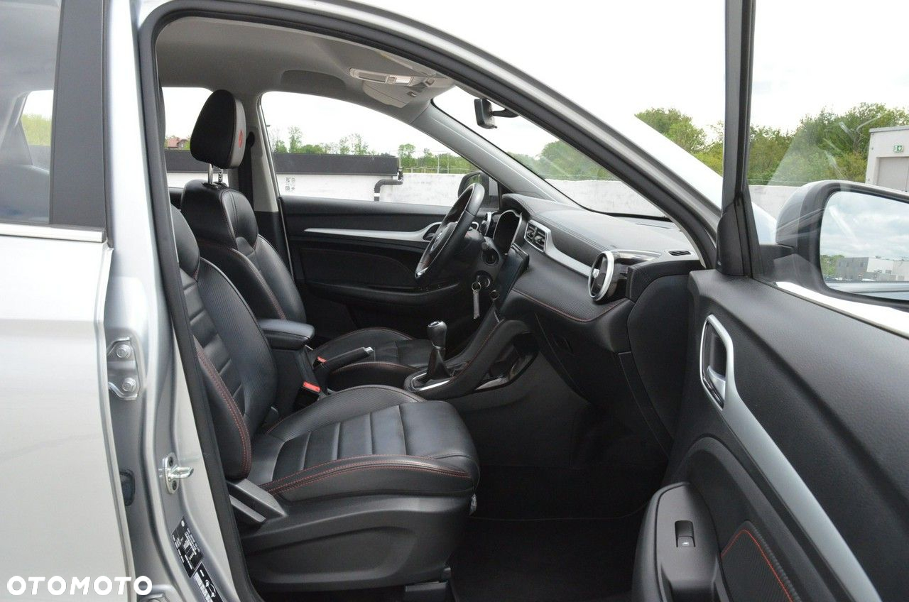MG ZS - 30