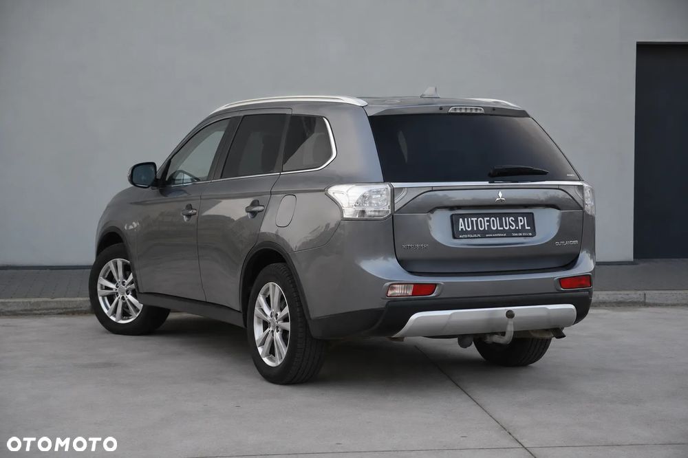 Mitsubishi Outlander - 12