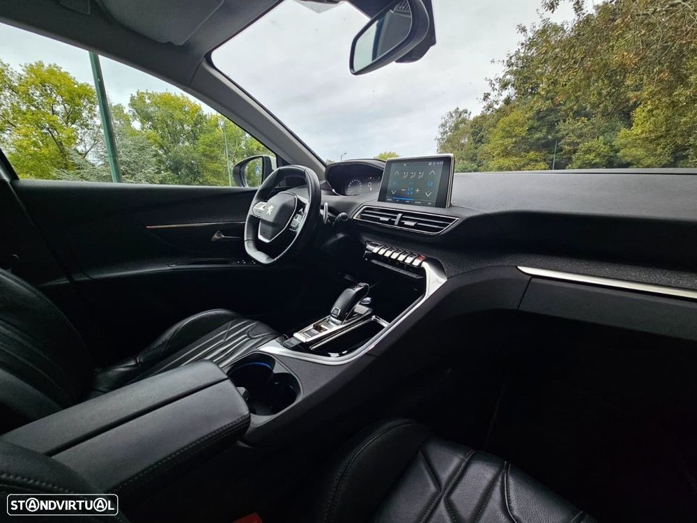 Peugeot 5008 1.5 BlueHDi Allure Pack EAT8 - 33