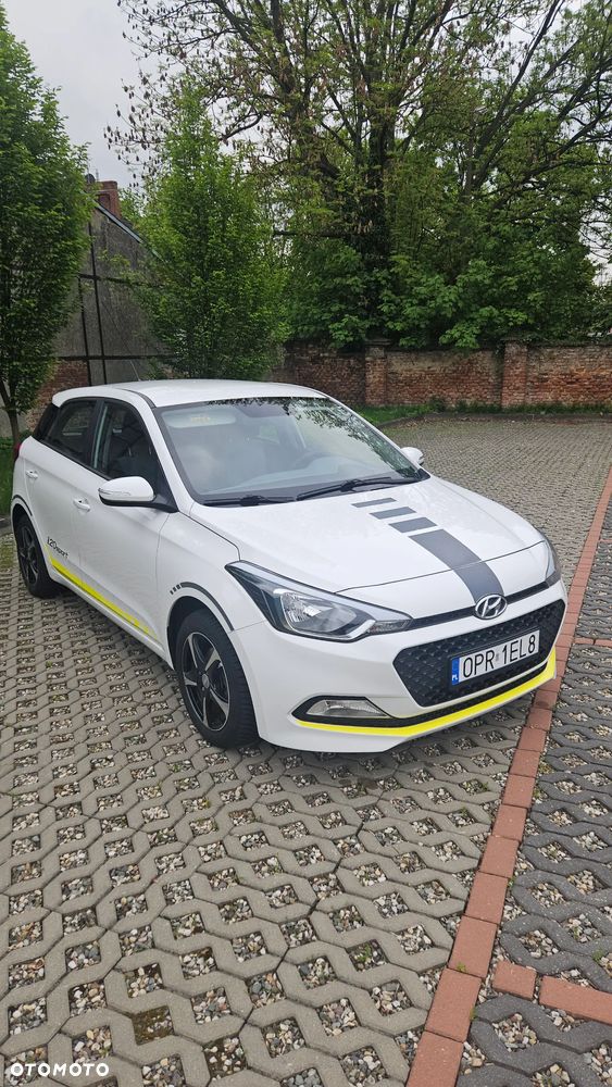 Hyundai i20 blue 1.2 YES Gold - 14