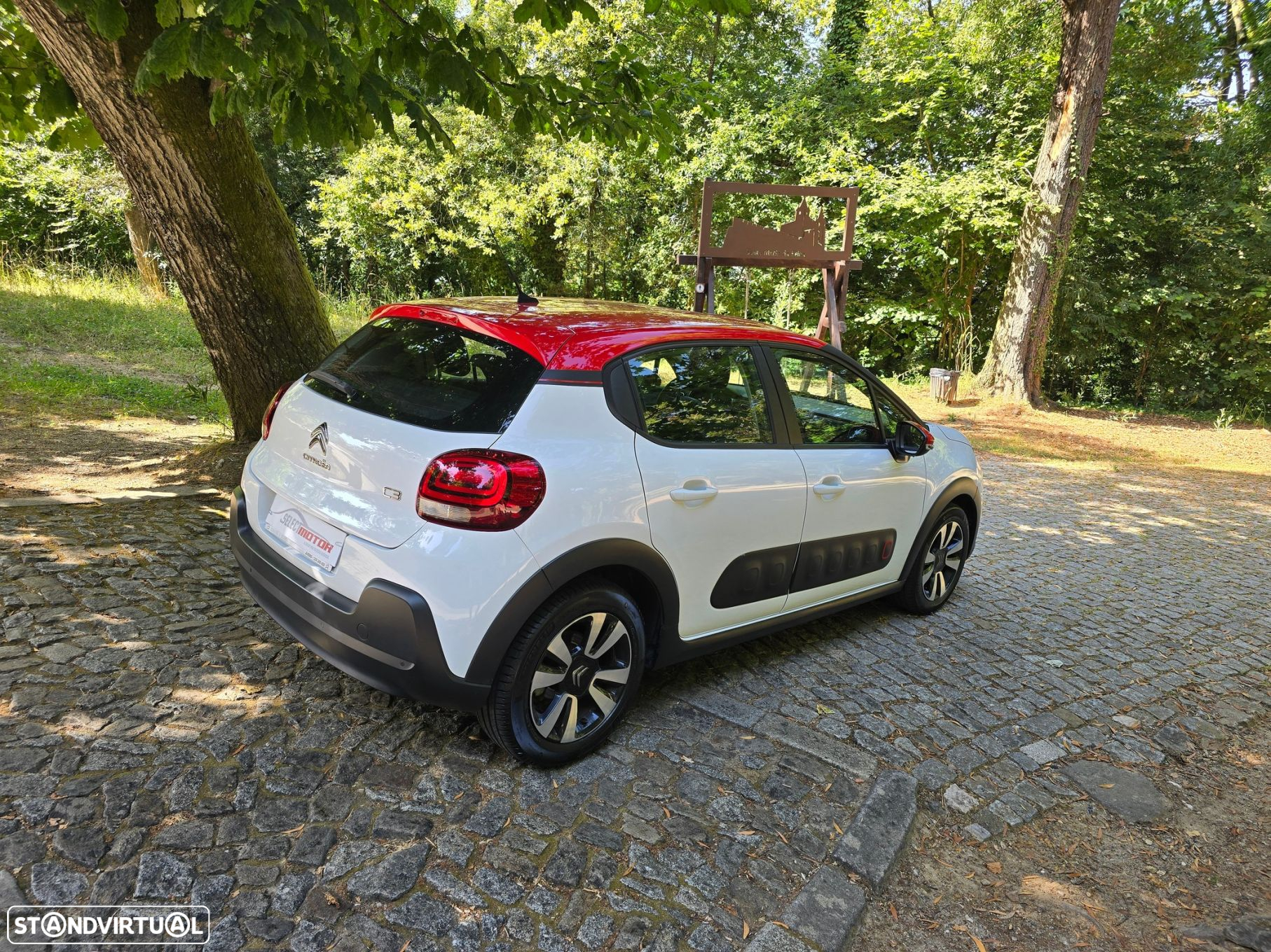 Citroën C3 1.2 PureTech Shine EAT6 - 10