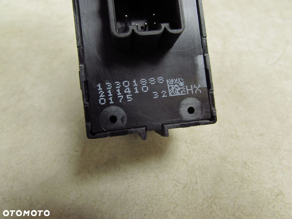 OPEL ASTRA J IV 09-15 PANEL PRZELACZNIK SZYB TYL 13301888 - 5