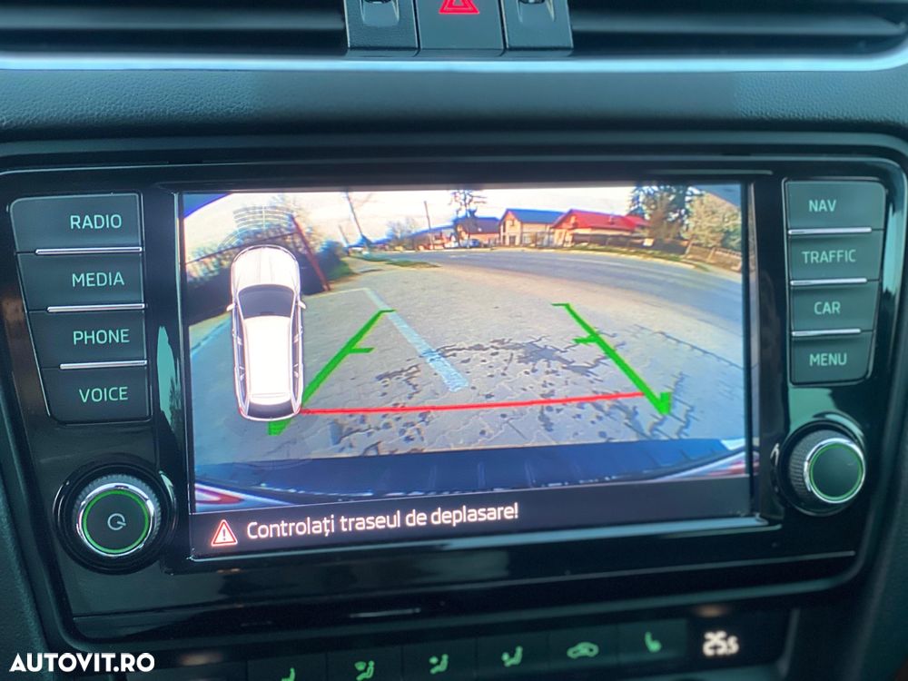 Skoda Octavia 2.0 TDI DSG RS - 11