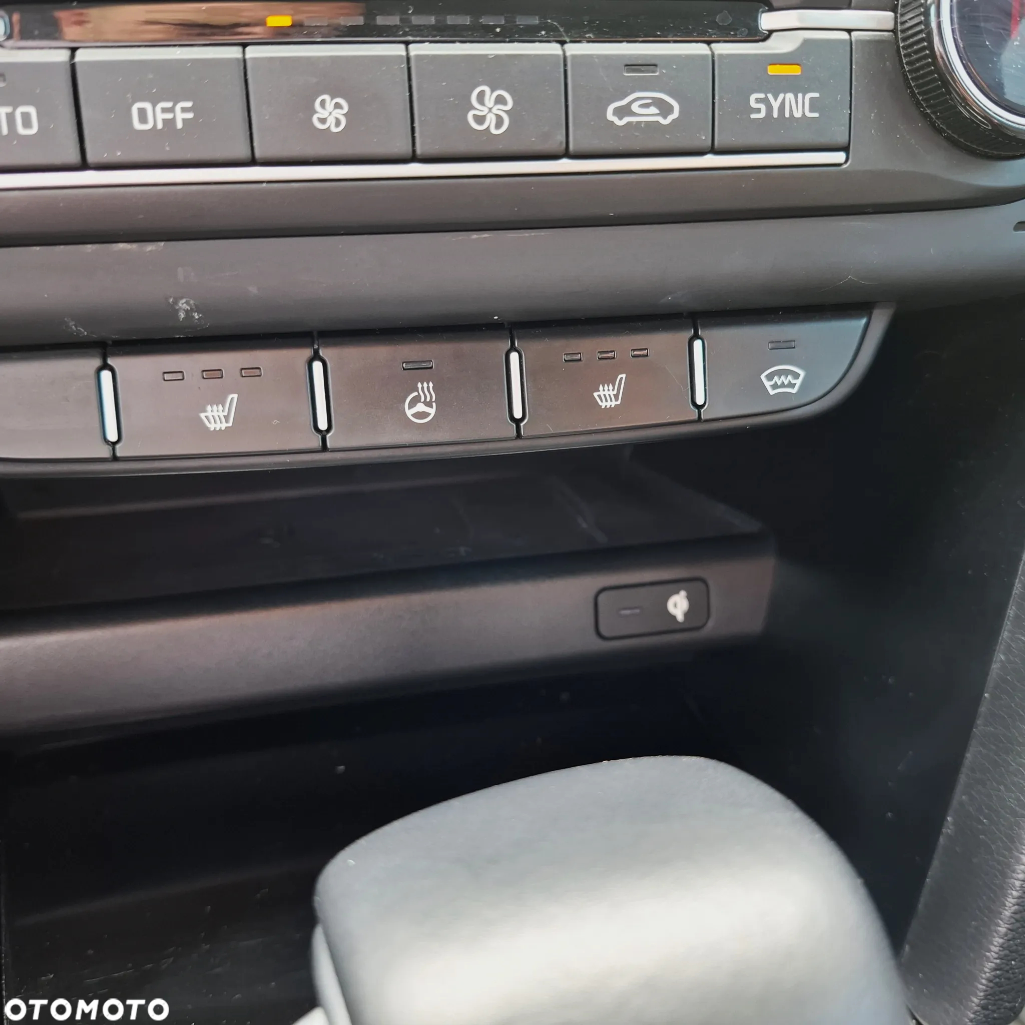 Kia XCeed 1.5 T-GDI Business Line DCT - 23